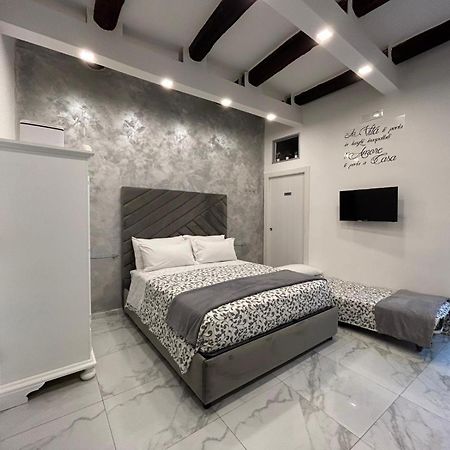 Vila Casa Tolentino Al Centro Di Napoli Exteriér fotografie